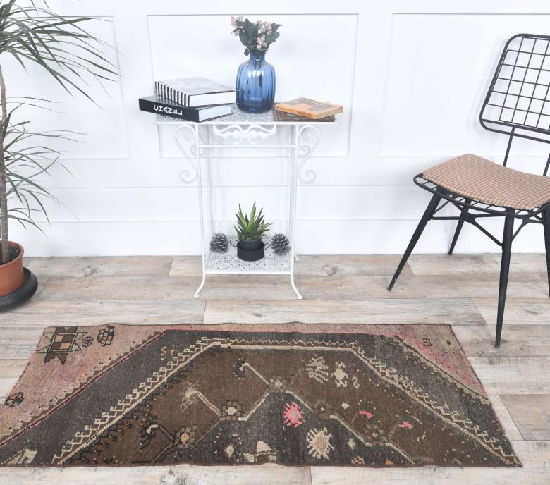 2x5 Vintage Geometric Small Rug