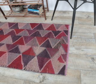 2x5 Vintage Triangular Pink-Lavender Handmade Small Rug - Thumbnail