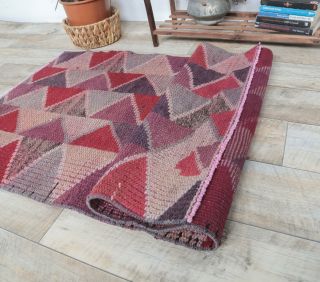 2x5 Vintage Triangular Pink-Lavender Handmade Small Rug - Thumbnail