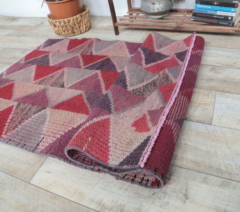 2x5 Vintage Triangular Pink-Lavender Handmade Small Rug