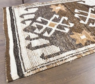 Vintage White Runner Rug - Thumbnail