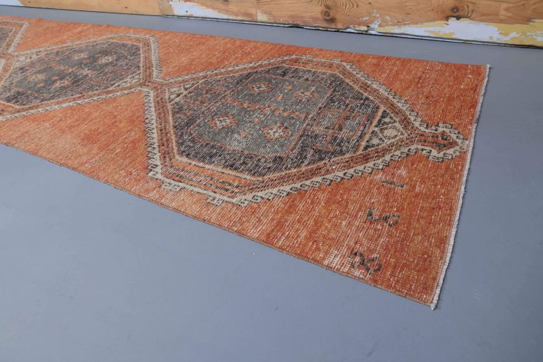 Vintage Runner Rug - 27008