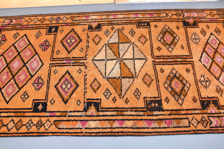 Vintage Runner Rug - 25398