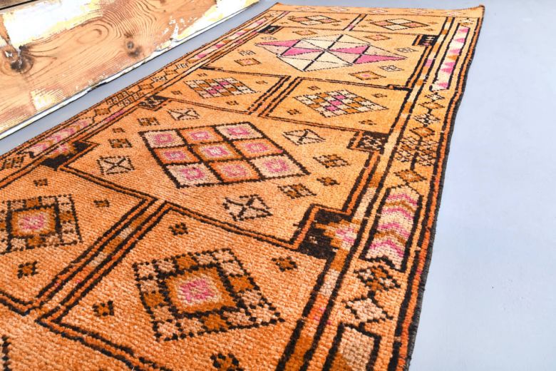 Vintage Runner Rug - 25398