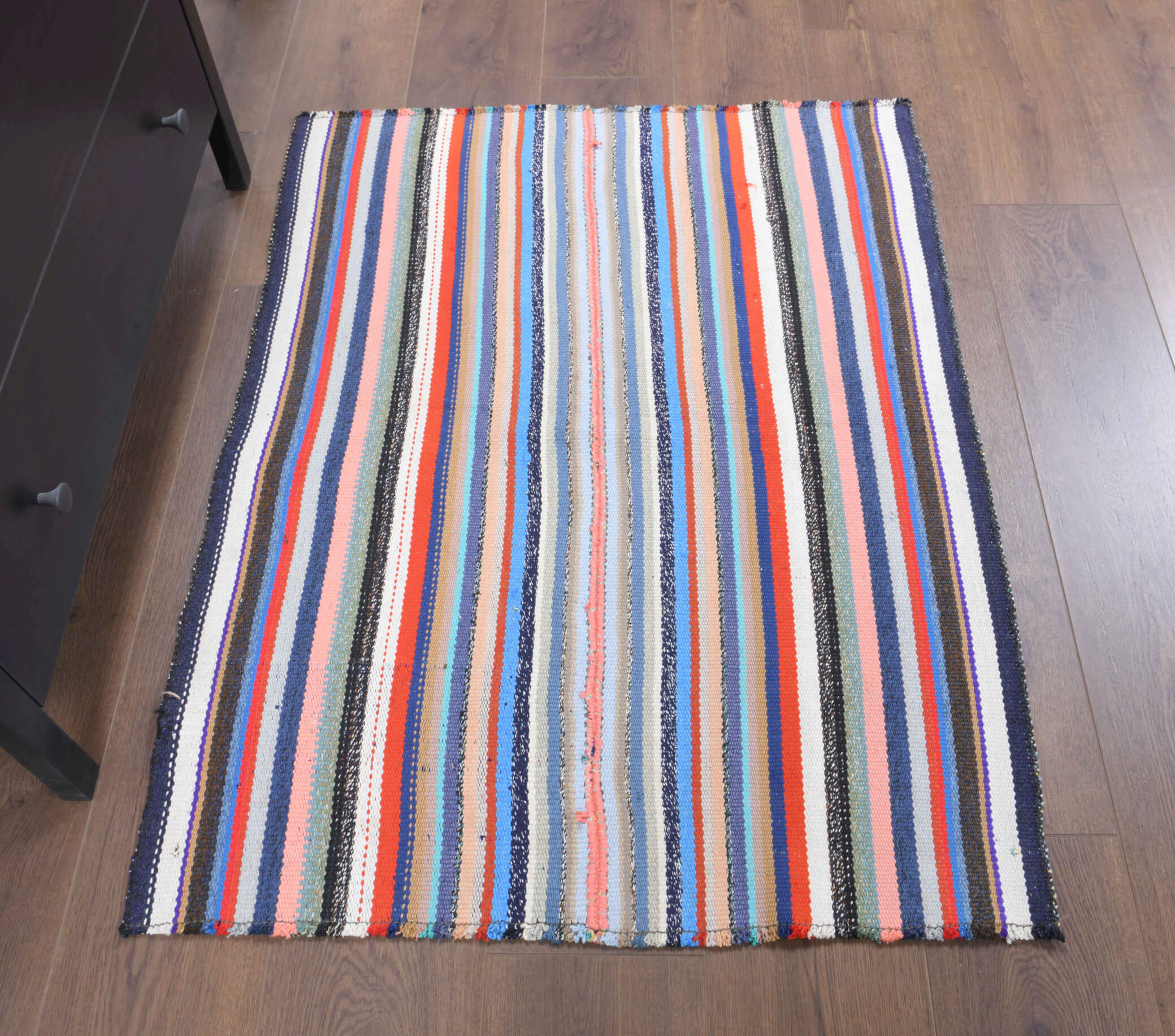 https://www.rugser.com/3x4-vintage-small-rug-6729-bathroom-104804-67-B.jpg