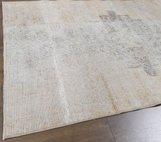 Vintage Beige Runner Rug - Thumbnail