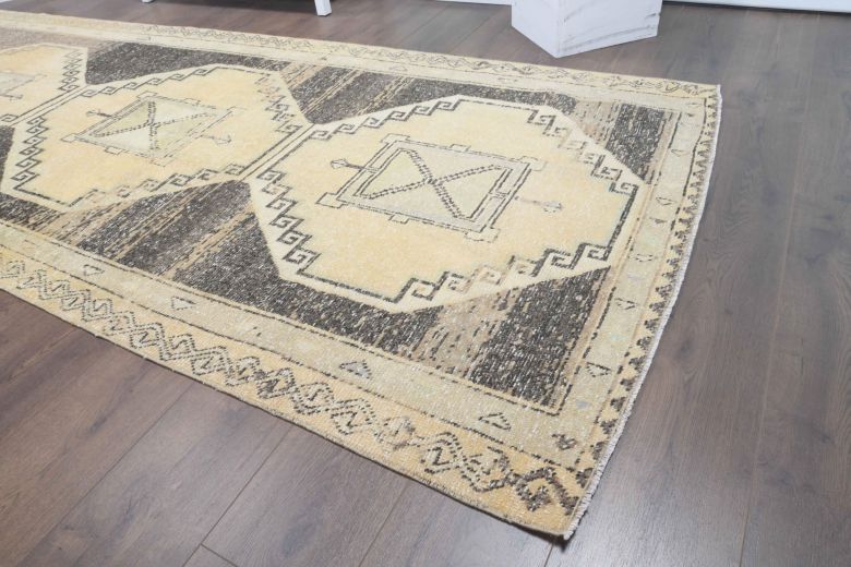 Vintage Runner Rug - 26638