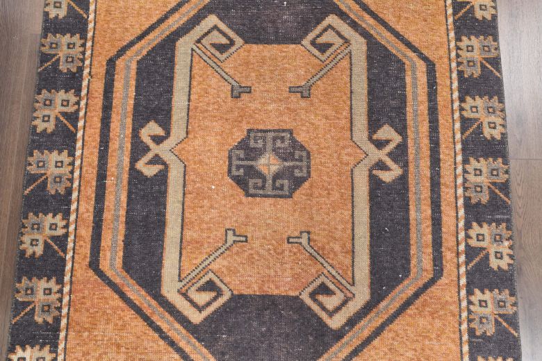 Vintage Runner Rug - 24901