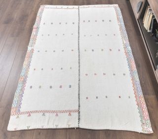 Vintage White Area Rug - Thumbnail