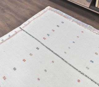 Vintage White Area Rug - Thumbnail