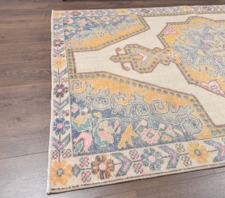 Vintage Area Rug - Thumbnail