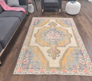 Vintage Area Rug - Thumbnail