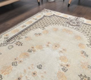 Vintage Area Rug - Thumbnail