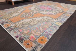 Vintage Area Rug - Thumbnail