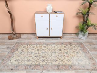 Vintage Floral Area Rug - Thumbnail