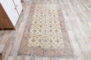 Vintage Floral Area Rug - Thumbnail