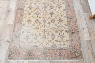 Vintage Floral Area Rug - Thumbnail