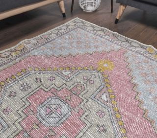 Vintage Area Rug - Thumbnail