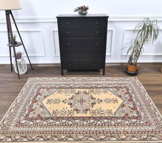 Vintage Area Rug - Thumbnail