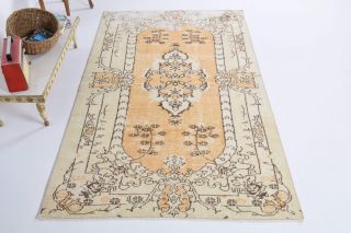 Vintage Area Rug - Thumbnail