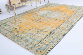 5x9 Ft - Vintage Area Rug - Thumbnail