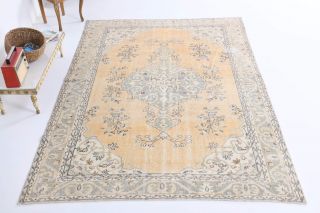 Vintage Medium Area Rug - Thumbnail