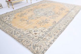 Vintage Medium Area Rug - Thumbnail