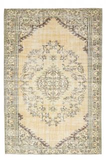 Vintage Area Rug - Thumbnail