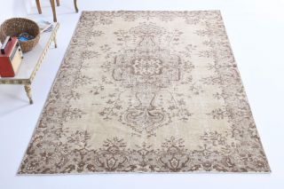 Vintage Medium Area Rug - Thumbnail