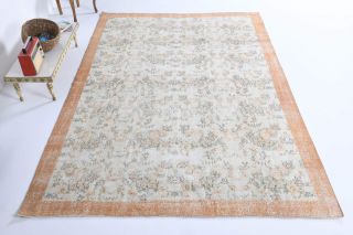 Vintage Bordered Area Rug - Thumbnail