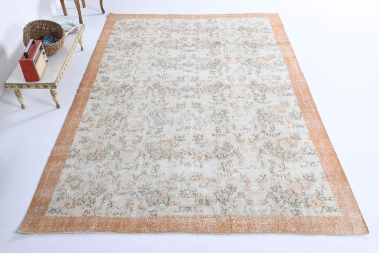 Vintage Bordered Area Rug