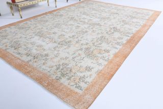 Vintage Bordered Area Rug - Thumbnail