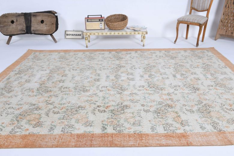 Vintage Bordered Area Rug