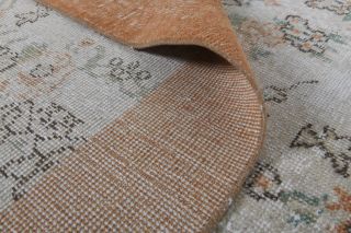 Vintage Bordered Area Rug - Thumbnail