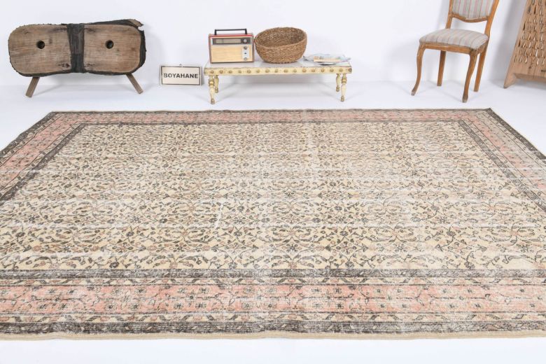 Vintage Hereke Floral Area Rug