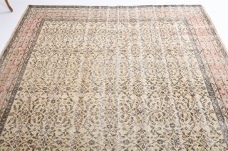 Vintage Large Floral Area Rug - Thumbnail