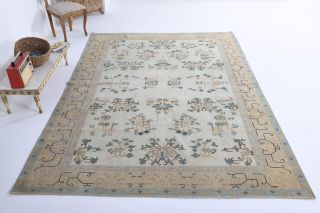 Vintage Area Rug - Thumbnail