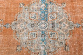 Vintage Medallion Area Rug - Thumbnail