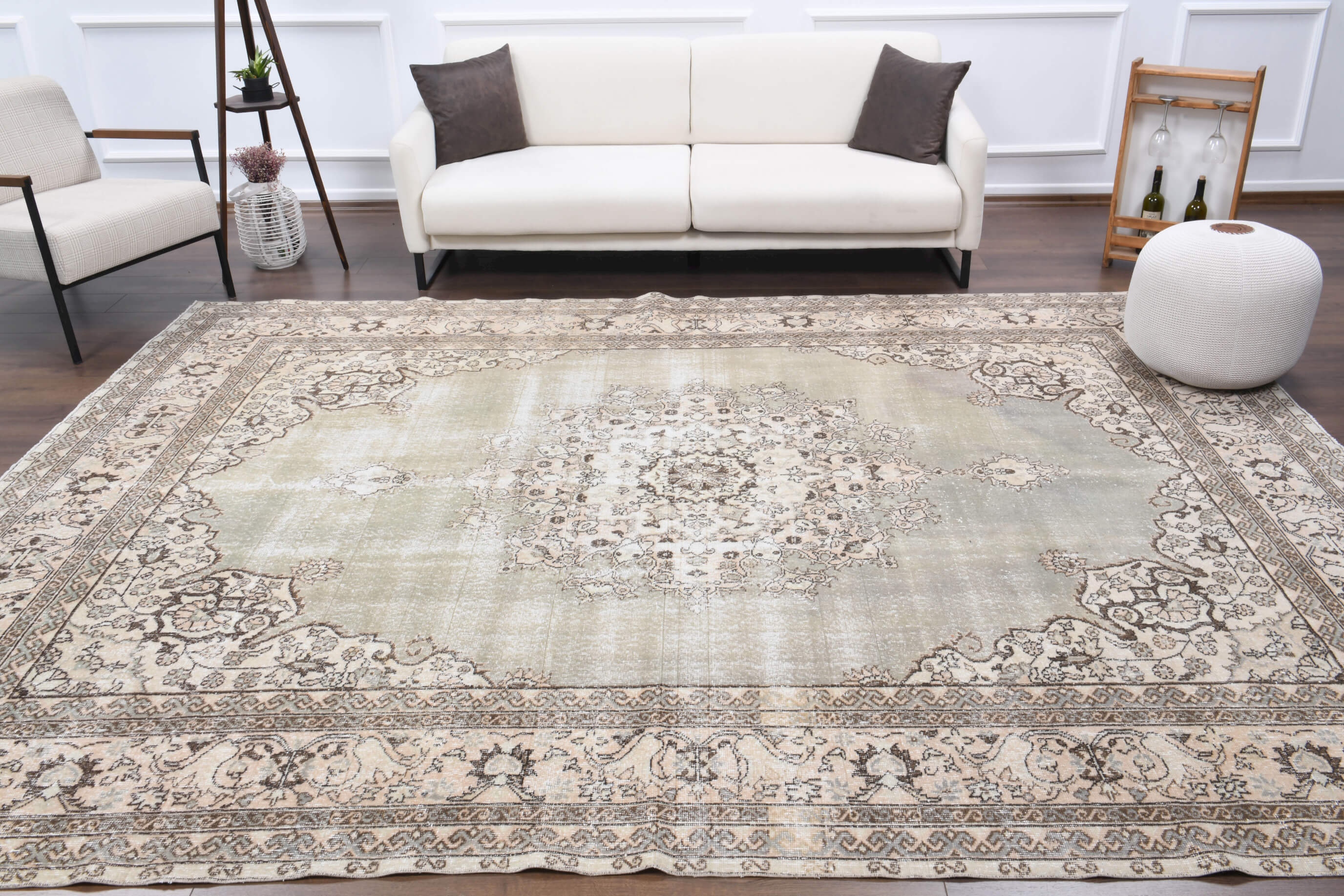 https://www.rugser.com/9x12-vintage-extra-large-area-rug-4504-living-room-91111-45-B.jpg