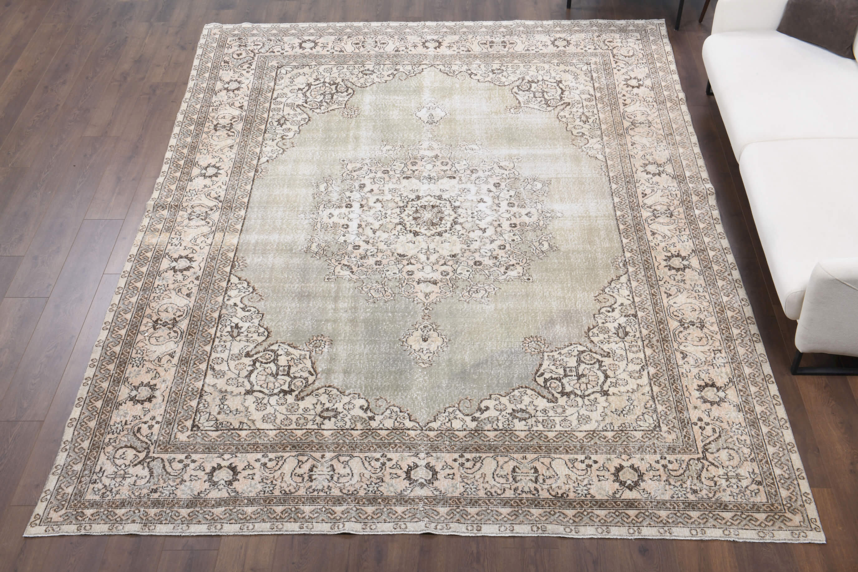 https://www.rugser.com/9x12-vintage-extra-large-area-rug-4504-living-room-91120-45-B.jpg