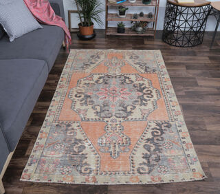 Akerkec - Oriental Turkish Vintage Rug - Thumbnail