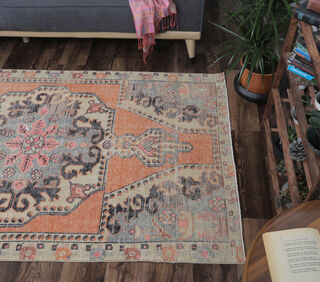 Akerkec - Oriental Turkish Vintage Rug - Thumbnail