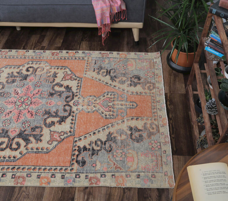 Akerkec - Oriental Turkish Vintage Rug