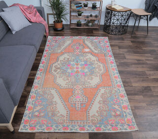 Vibrant Oriental Turkish Vintage Rug - Thumbnail