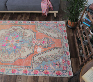 Vibrant Oriental Turkish Vintage Rug - Thumbnail