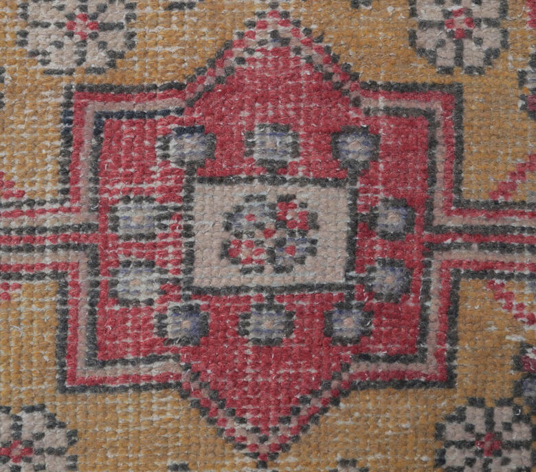 Akpamuk - Noble Turkish Vintage Rug