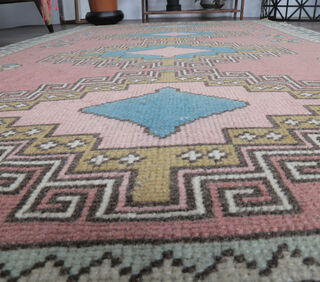 Akvota - Folk Vintage Turkish Rug - Thumbnail