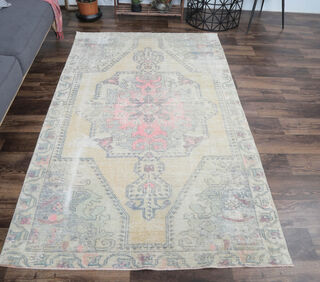 Alagun - Turkish Vintage Rug - Thumbnail