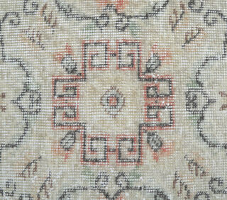 Alaia - Oriental Motifs Turkish Vintage Rug - Thumbnail