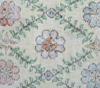 Alfiya - Turkish Vintage Flowered Rug - Thumbnail